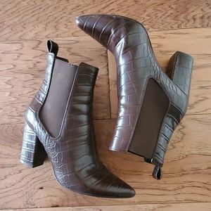 Steve Madden Pull On Crocodile Ankle Bootie